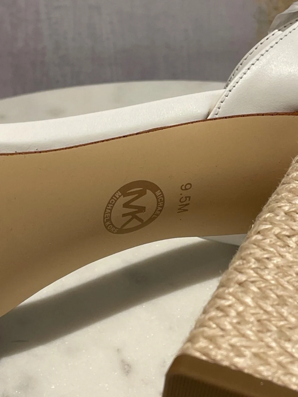 Mike Kors Women's Ashton Platforms  White Sandals with Ankle Strap (US 9.5) 😍🎁 - Picture 10 of 10